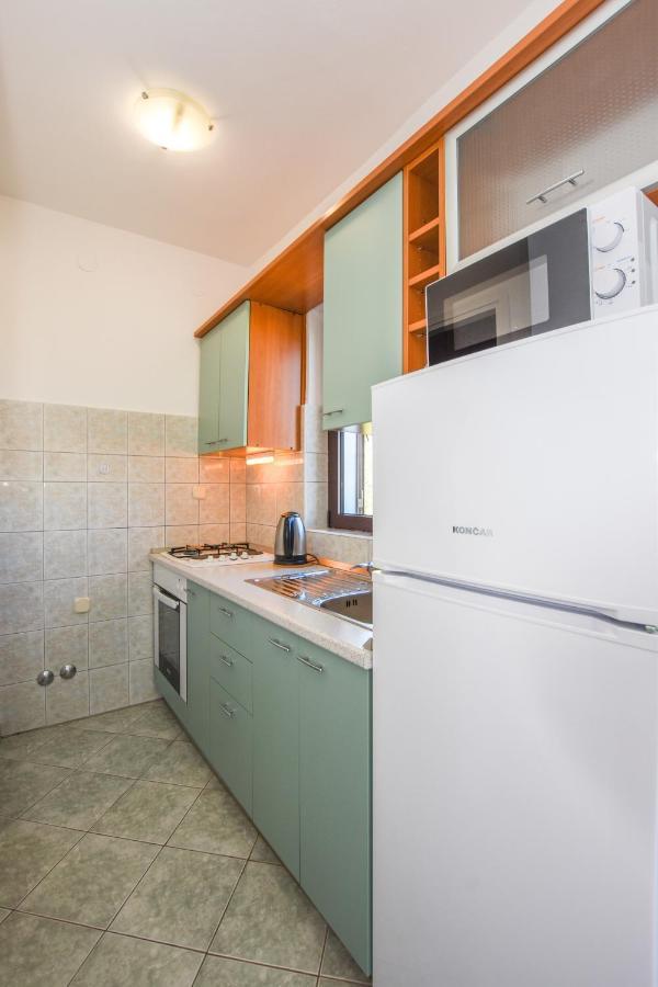 Apartmani Marija Ljubica パグ エクステリア 写真