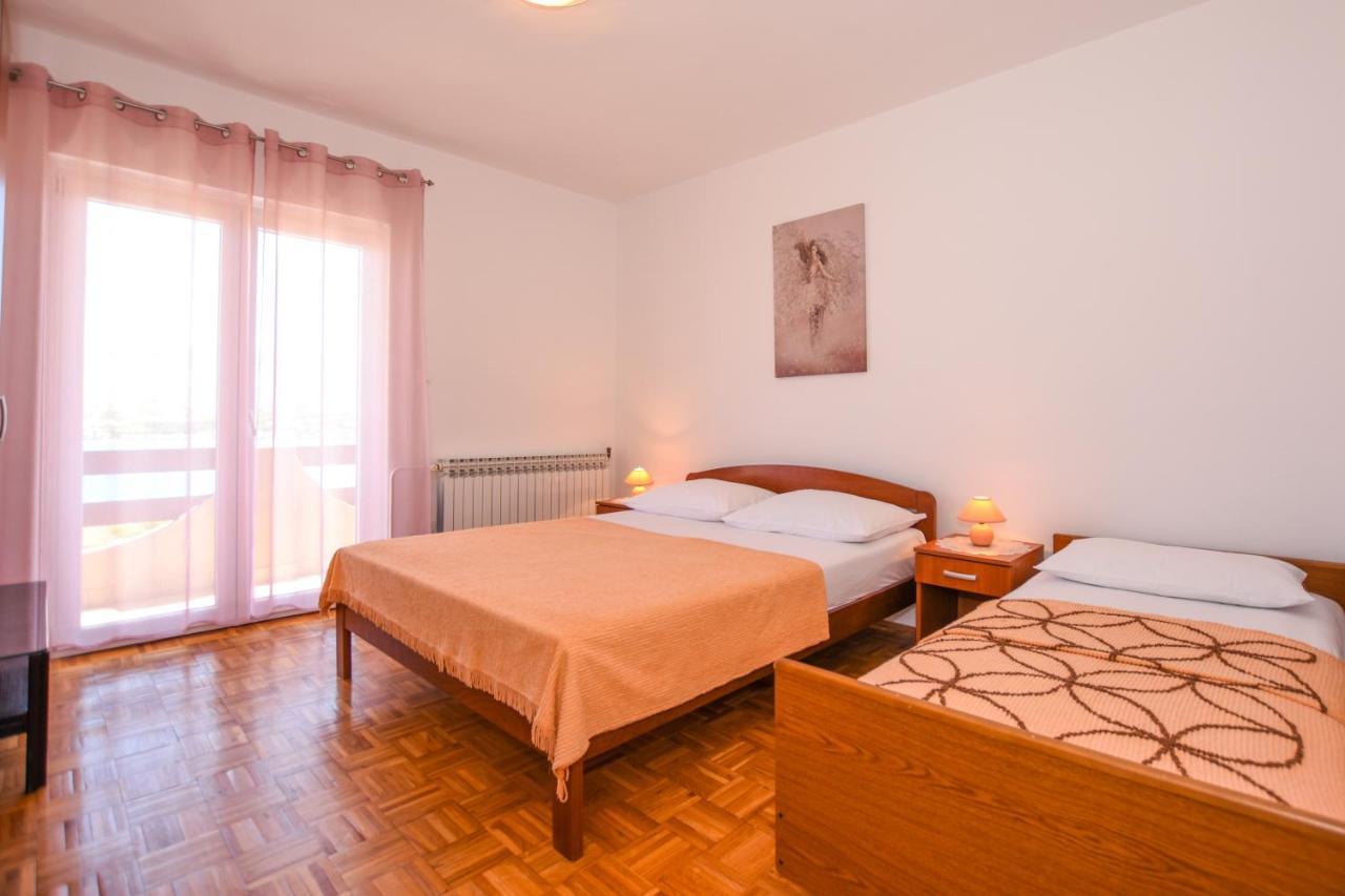 Apartmani Marija Ljubica パグ エクステリア 写真