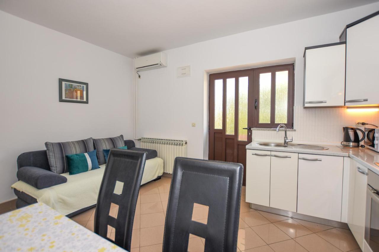 Apartmani Marija Ljubica パグ エクステリア 写真