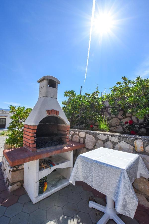 Apartmani Marija Ljubica パグ エクステリア 写真