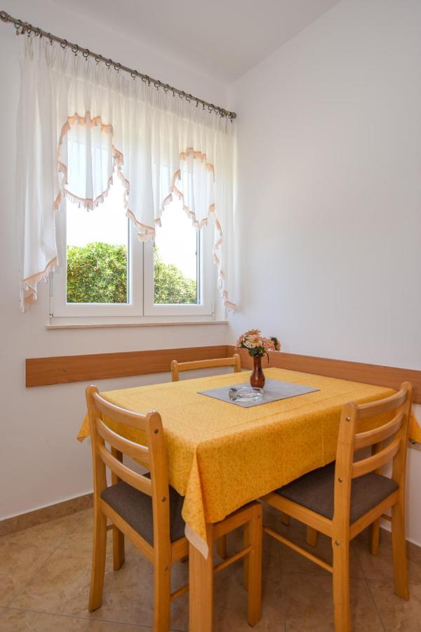 Apartmani Marija Ljubica パグ エクステリア 写真