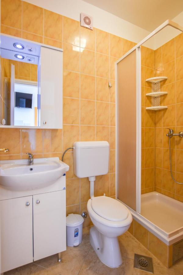 Apartmani Marija Ljubica パグ エクステリア 写真