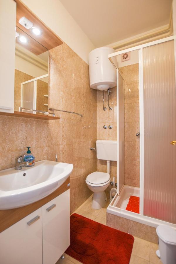 Apartmani Marija Ljubica パグ エクステリア 写真