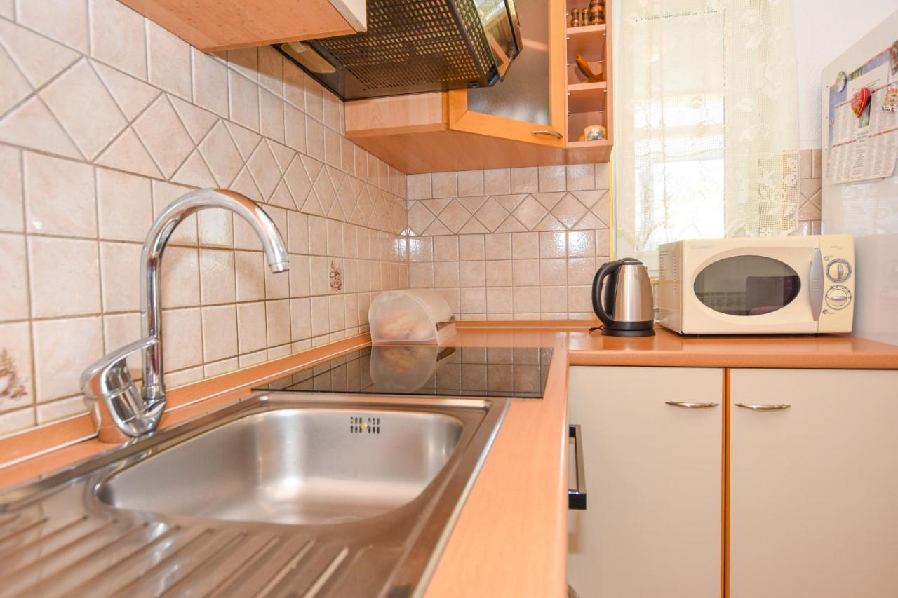 Apartmani Marija Ljubica パグ エクステリア 写真