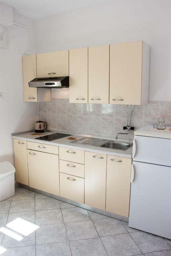 Apartmani Marija Ljubica パグ エクステリア 写真